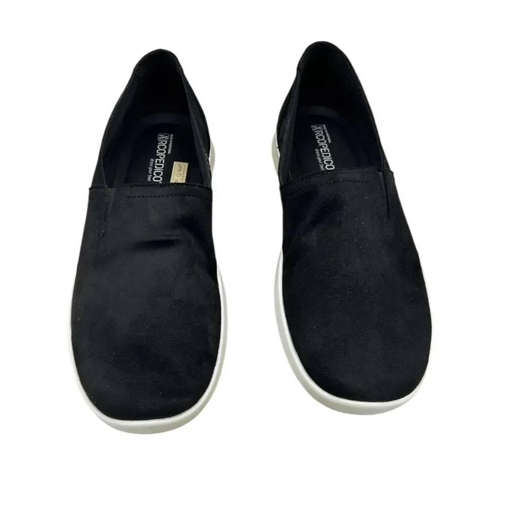 Arcopedico Black and White Sneakers‎